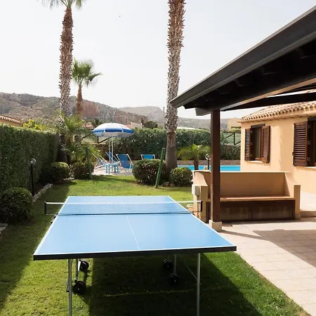 Amira Villa *