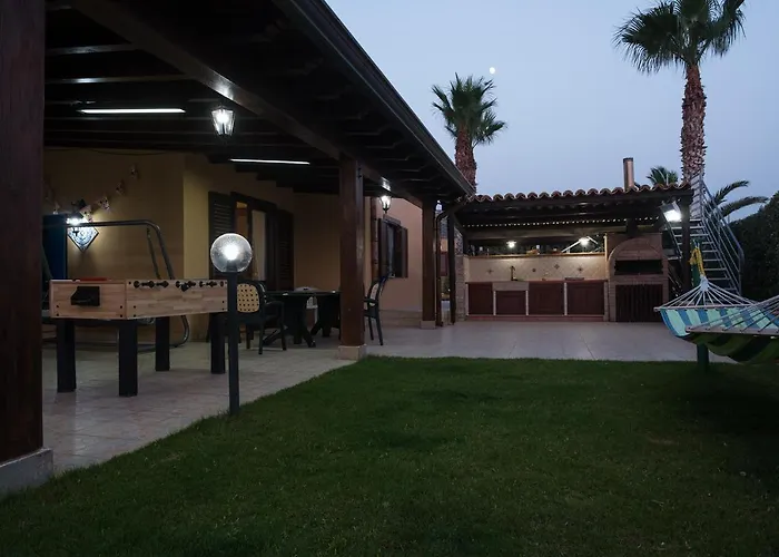 Amira كوستوناتشي